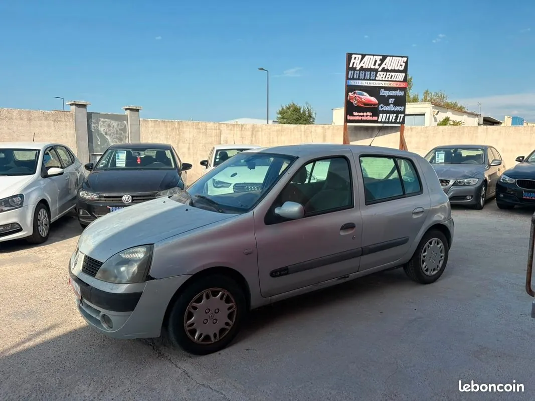 Renault Clio 2004 photo 4