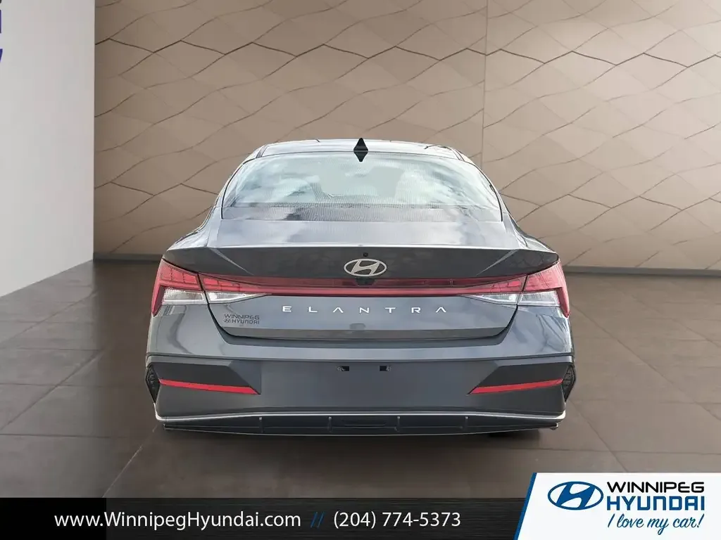 Hyundai Elantra 2024 photo 3