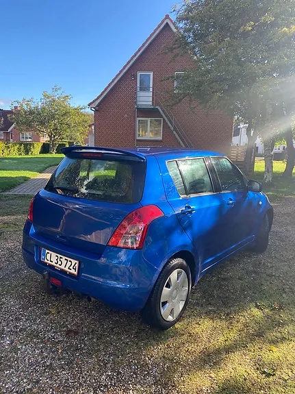 Suzuki Swift 2009 photo 2