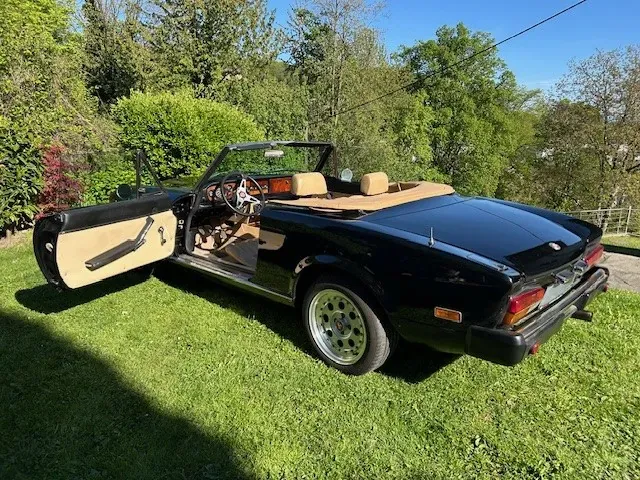 Fiat 124 Spider 1982 photo 3