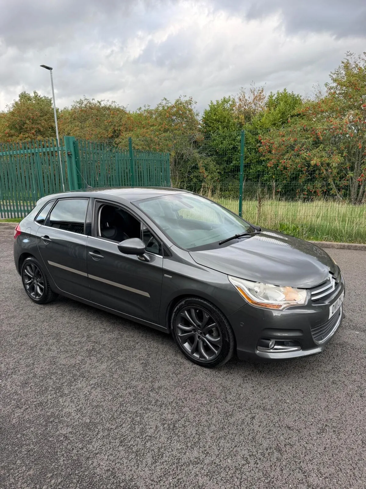 Citroen C4 2011 photo 2