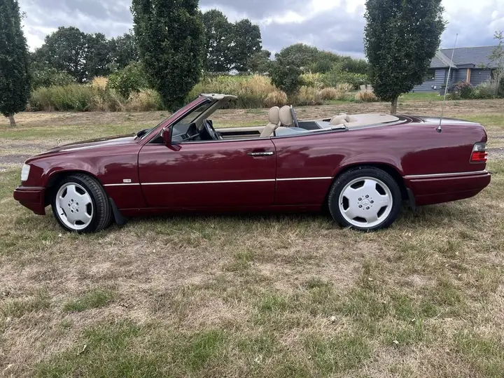 Mercedes-Benz E-Class 1997 photo 4