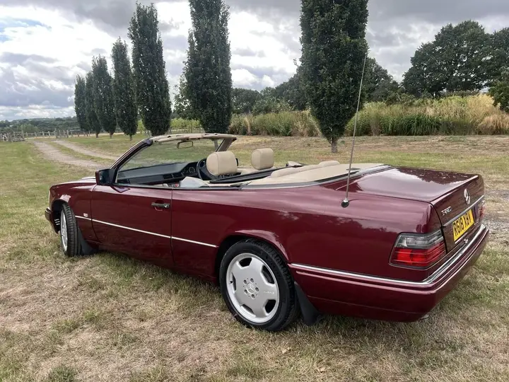 Mercedes-Benz E-Class 1997 photo 3