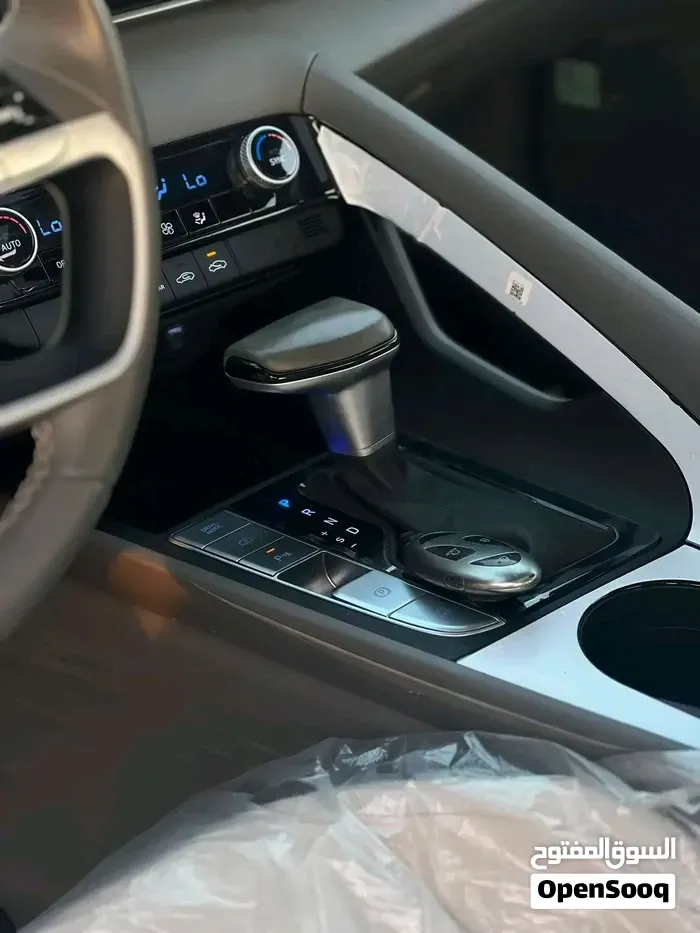 Hyundai Elantra 2024 photo 3