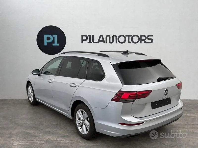 Volkswagen Golf Variant 2023 photo 2
