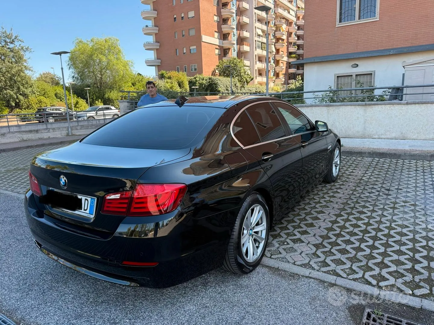 BMW 5 Series 2012 photo 2