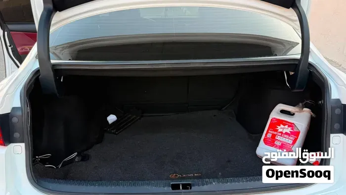 Lexus Is 250 2015 photo 3