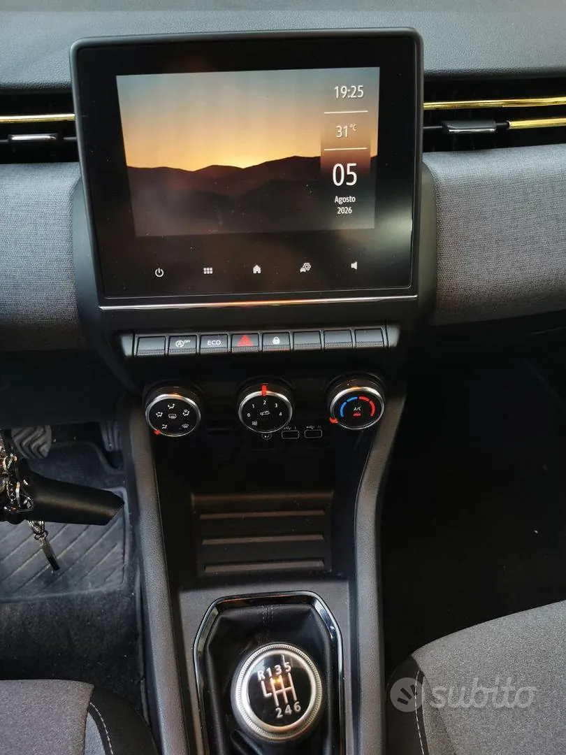 Renault Clio 2024 photo 3