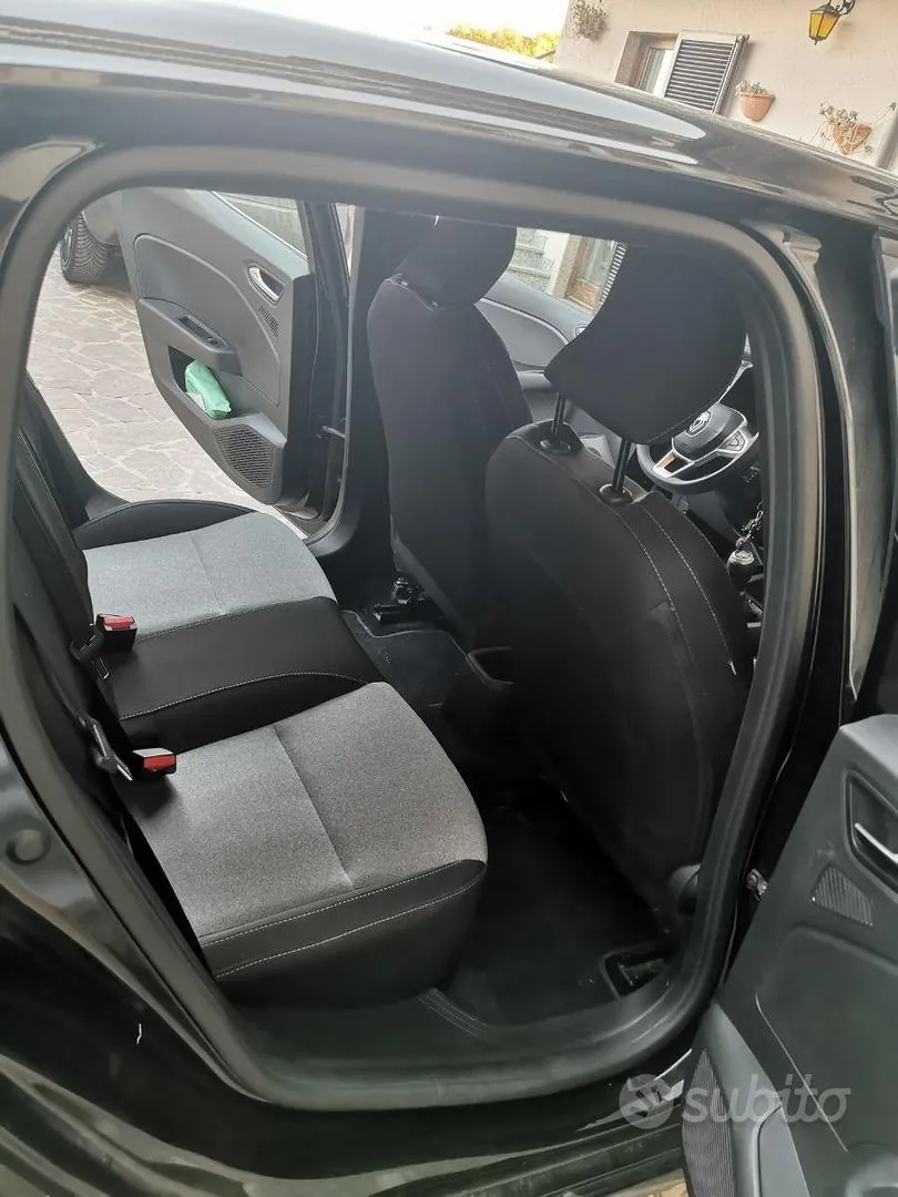Renault Clio 2024 photo 2