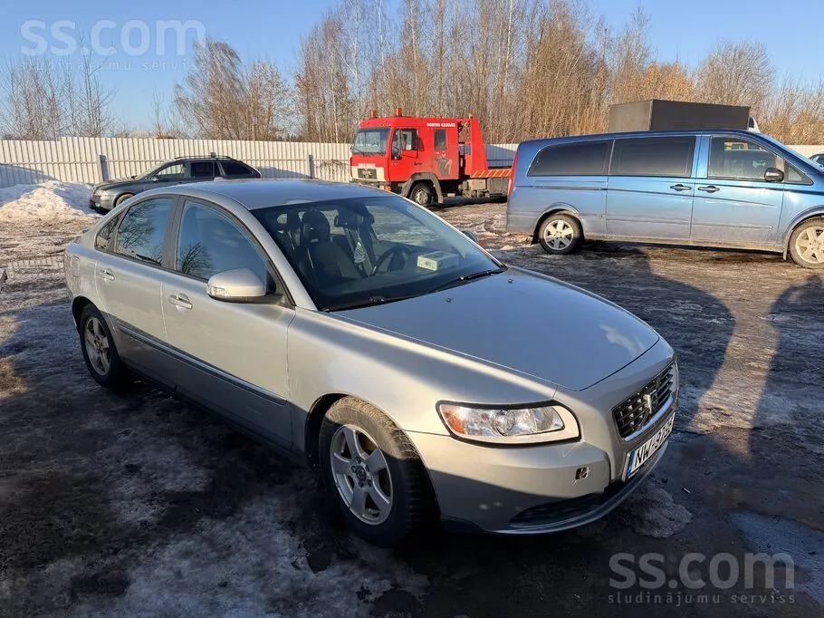 Volvo S40 2010 photo 3