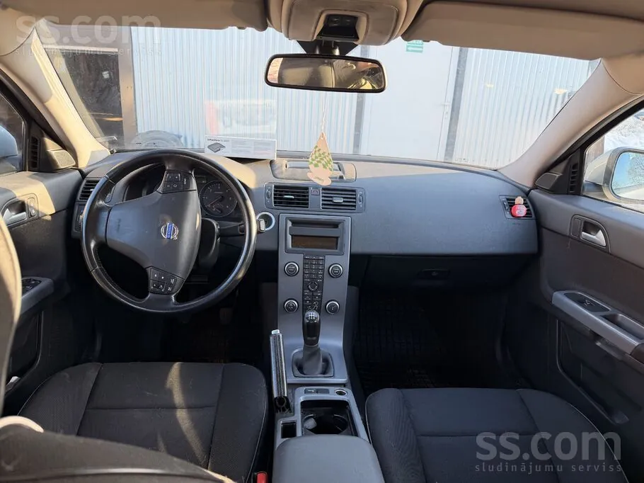 Volvo S40 2010 photo 5