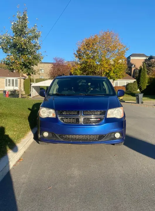 Dodge Grand Caravan 2013 photo 2