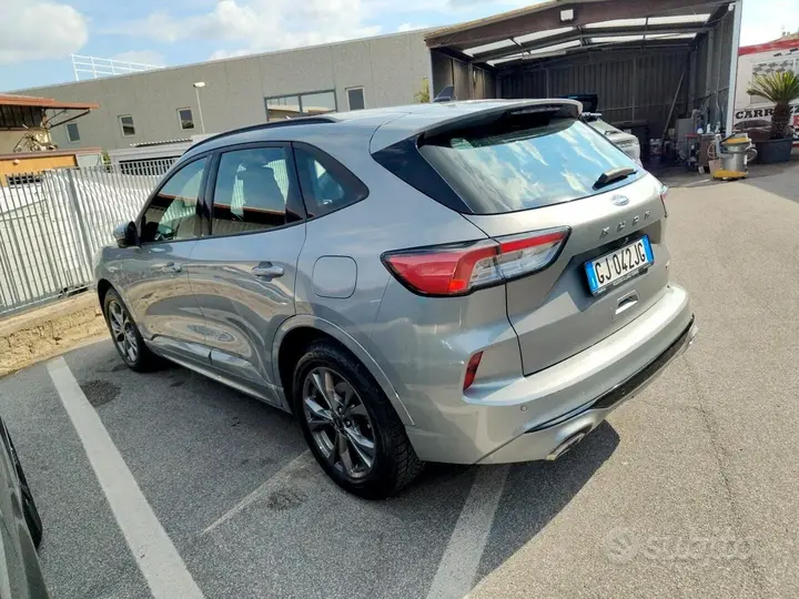 Ford Kuga 2022 photo 3