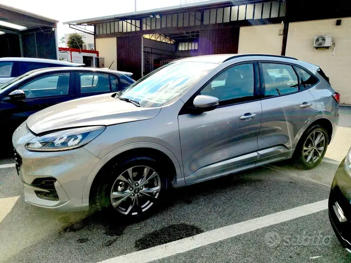 Ford Kuga 2022 photo 2
