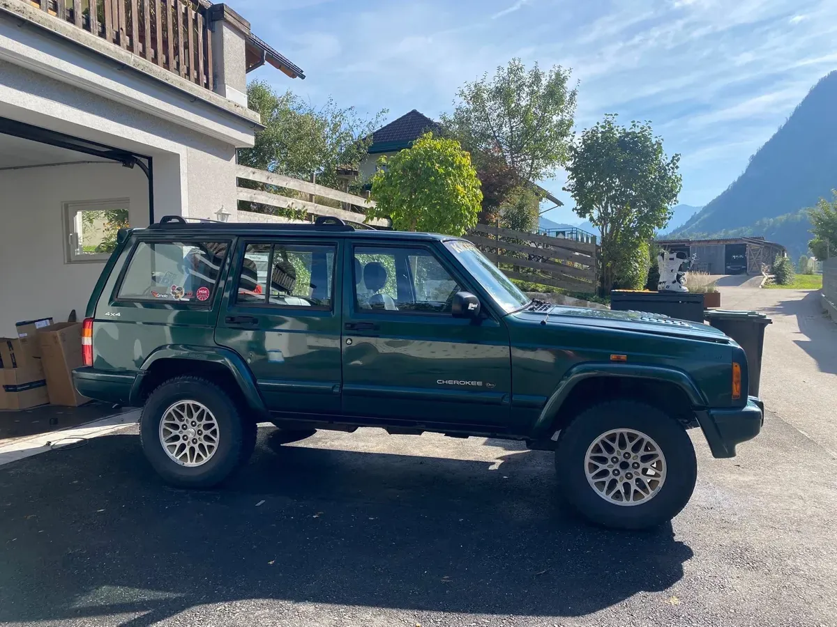 Jeep Cherokee 1997 photo 2