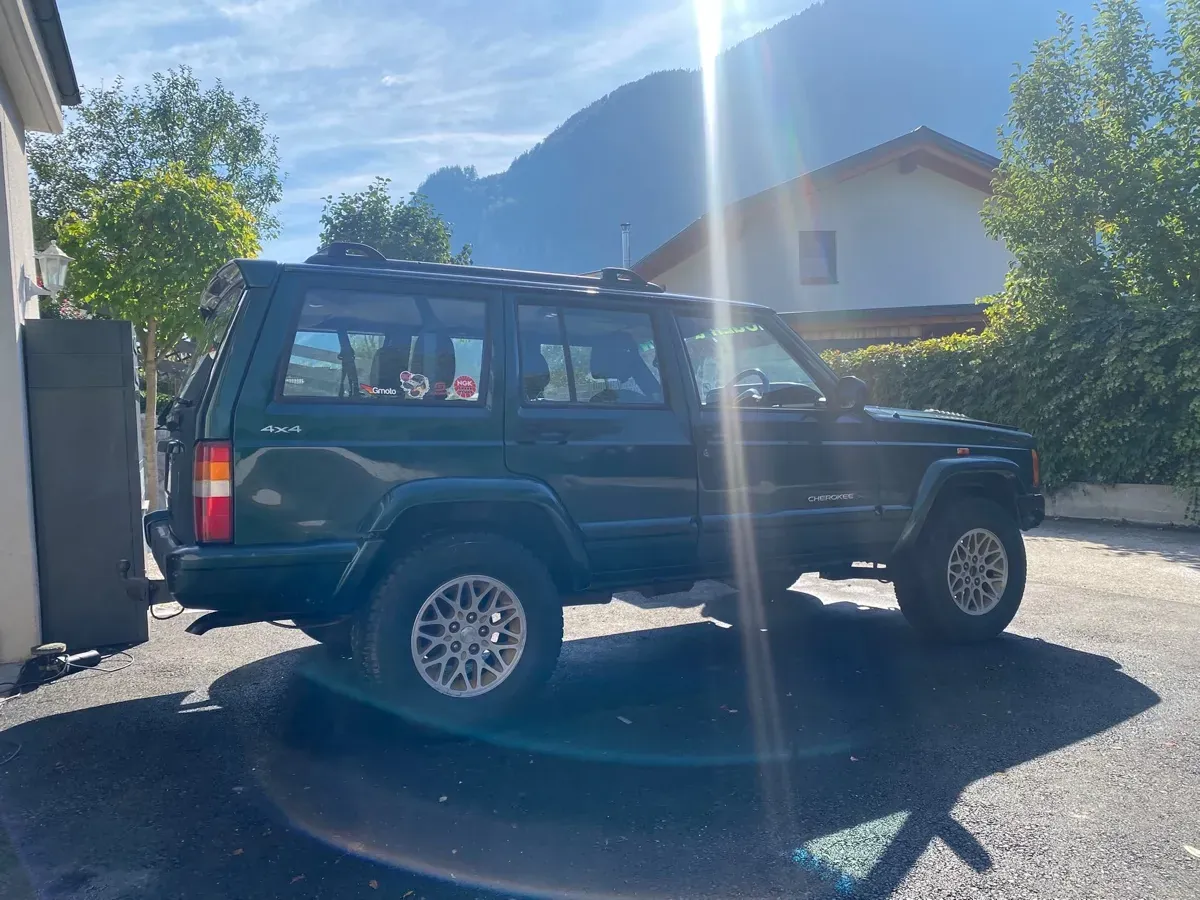 Jeep Cherokee 1997 photo 3