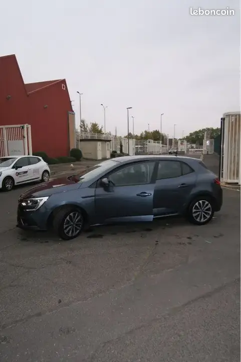Renault Megane 2019 photo 2