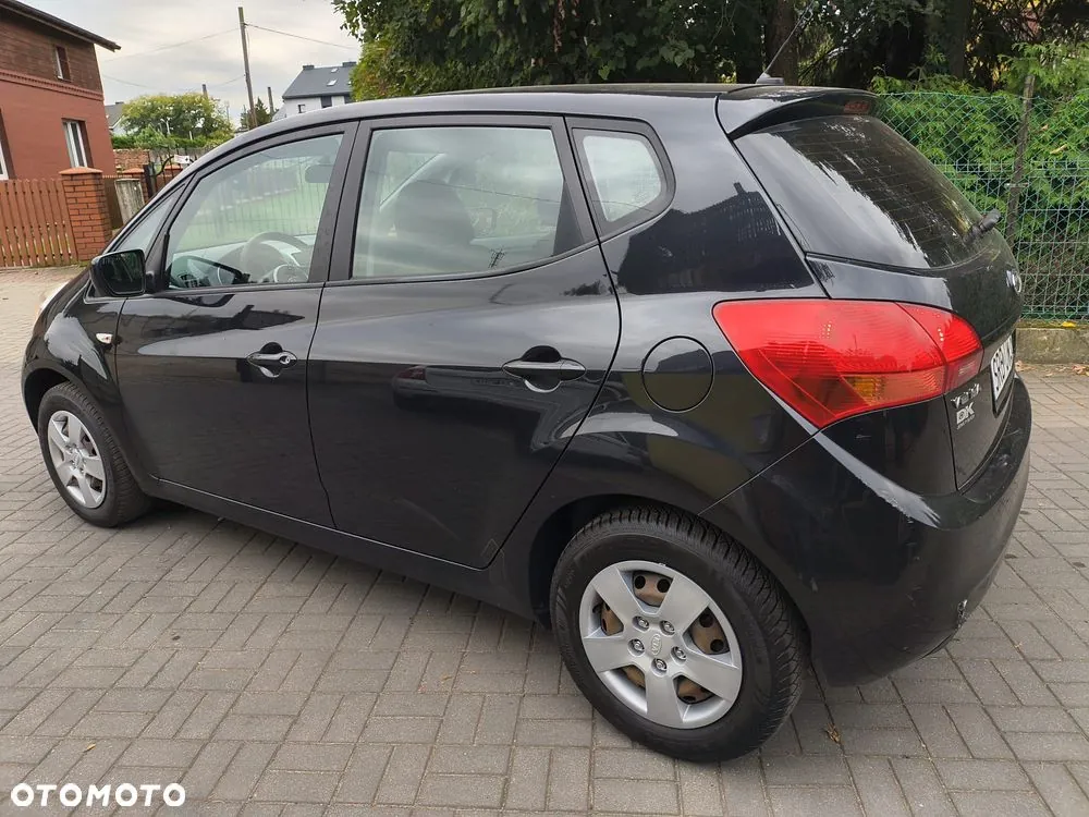 Kia Venga 2011 photo 3