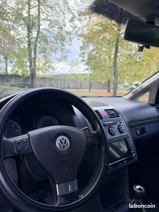 Volkswagen Touran 2007 photo 3