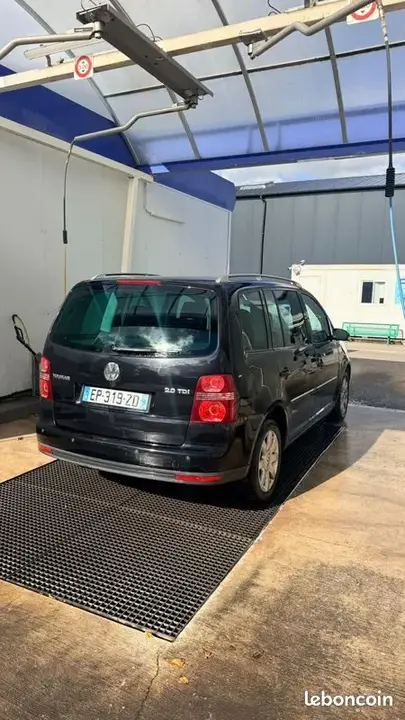 Volkswagen Touran 2007 photo 2