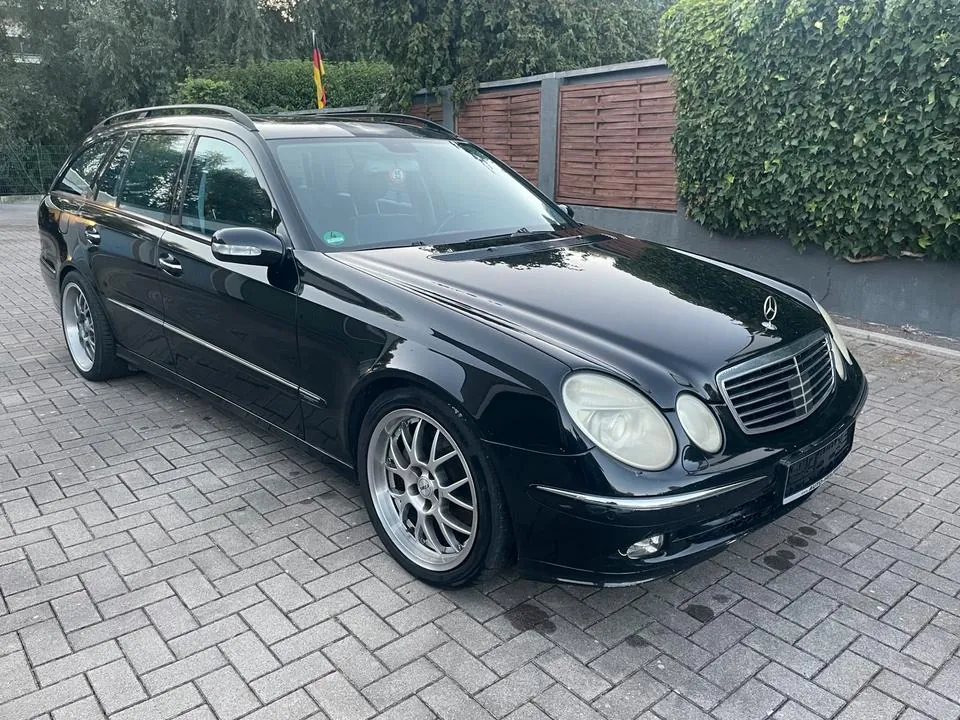 Mercedes-Benz E320T