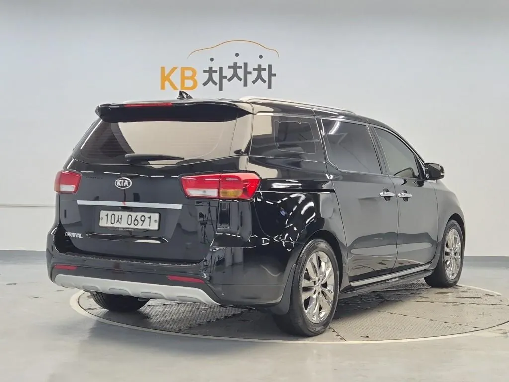 Kia Carnival 2016 photo 3