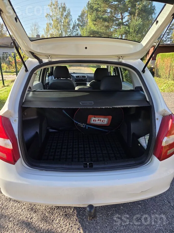 Skoda Fabia 2008 photo 3