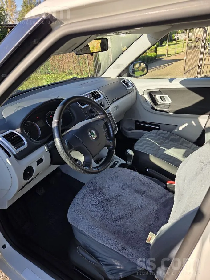 Skoda Fabia 2008 photo 4