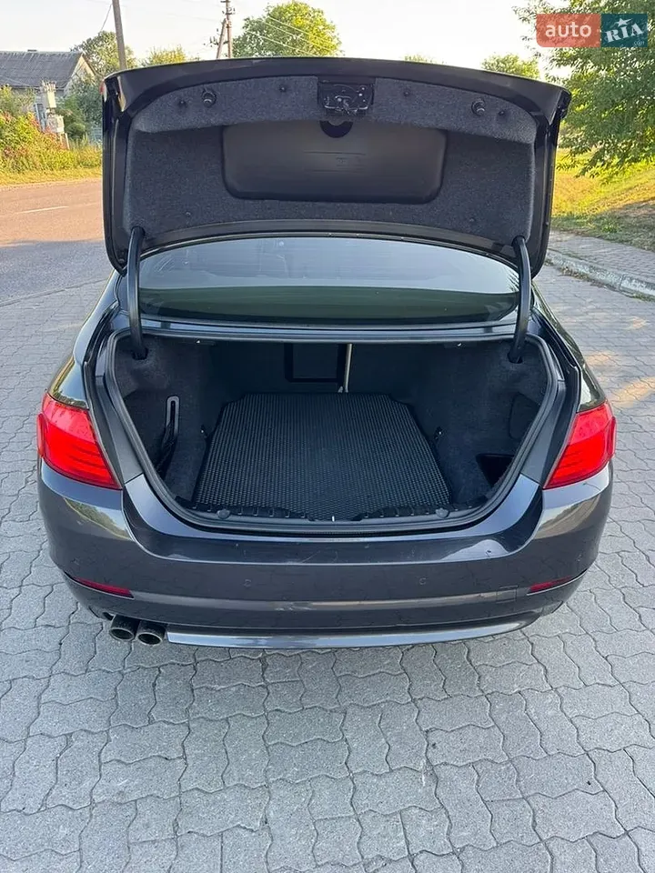BMW 5 Series 2010 photo 3