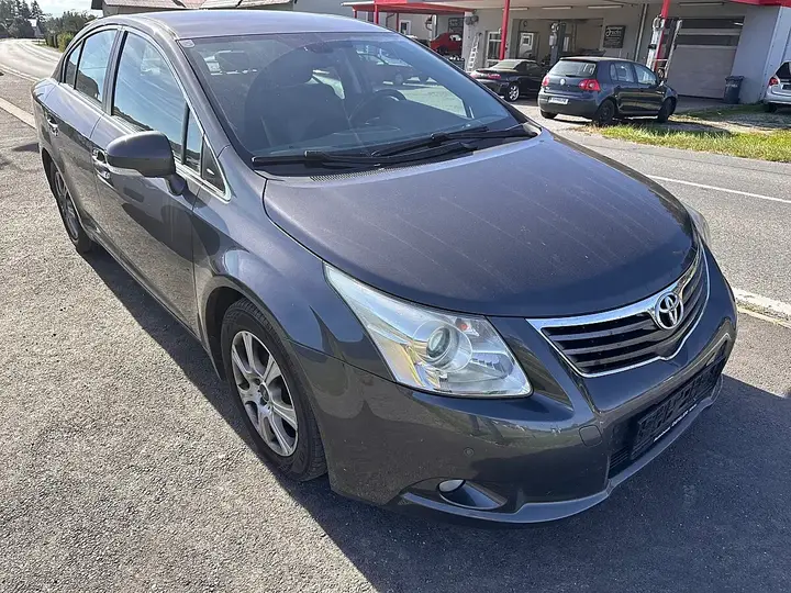 Toyota Avensis 2011 photo 3