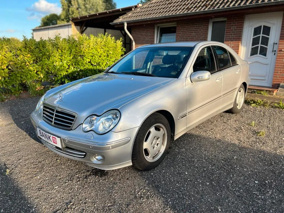 Mercedes-Benz C220