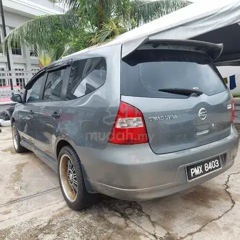 Nissan Grand Livina