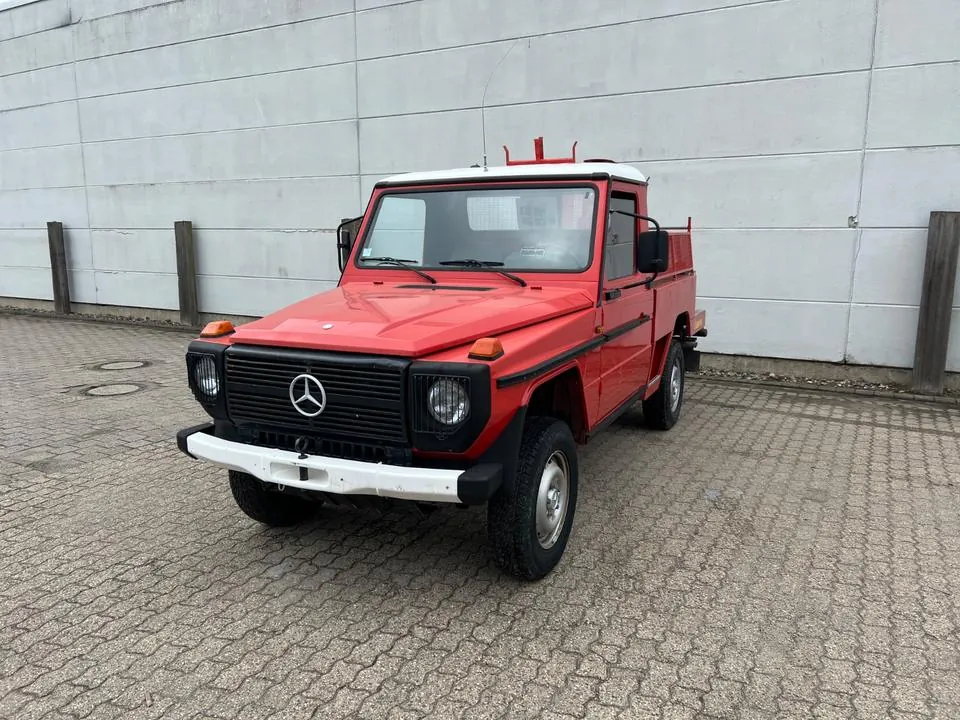 Mercedes-Benz G 230