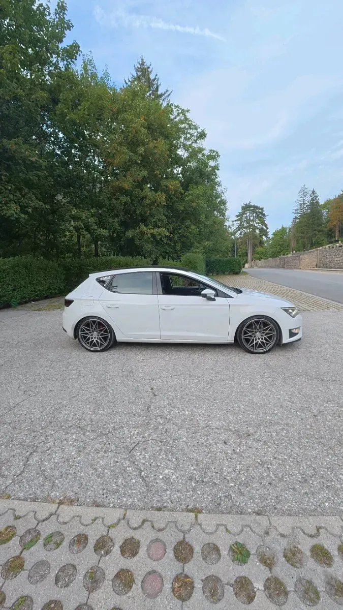 Seat Leon 2013 photo 3