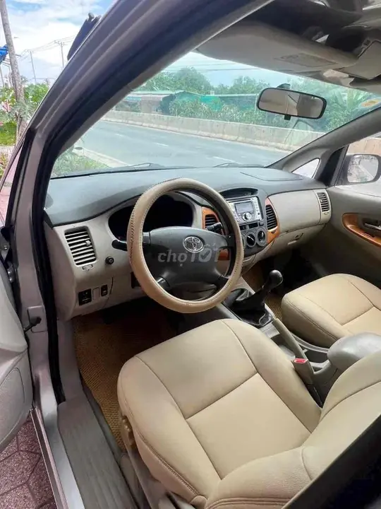 Toyota Innova 2009 photo 4