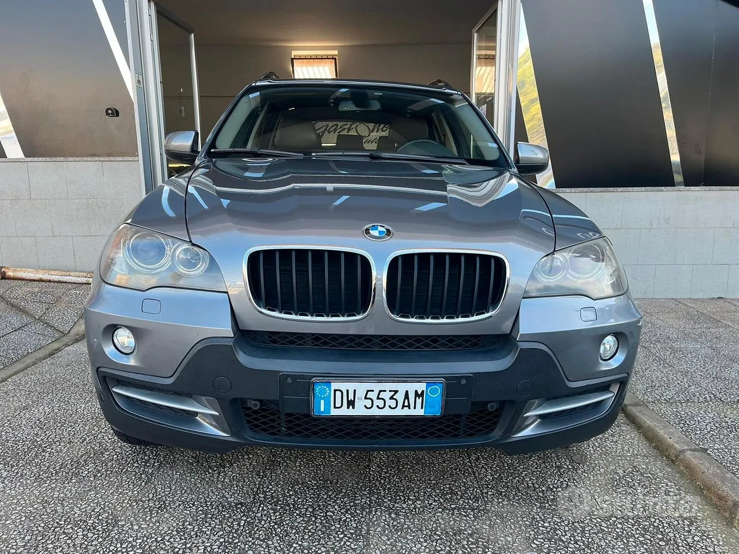 BMW X5 2009 photo 2