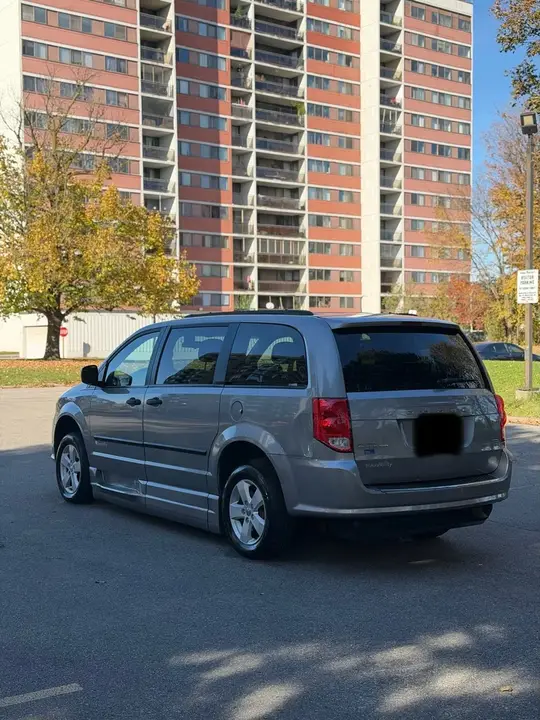 Dodge Grand Caravan 2015 photo 3
