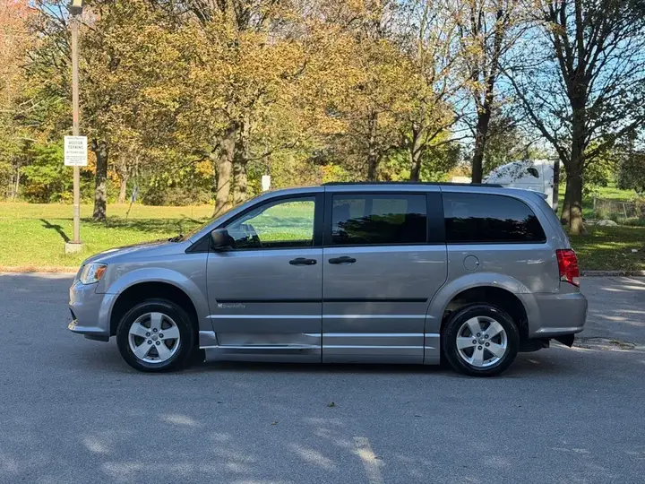 Dodge Grand Caravan 2015 photo 2