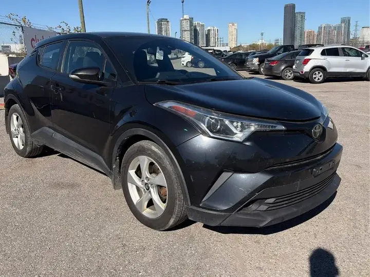 Toyota C-Hr 2018 photo 3