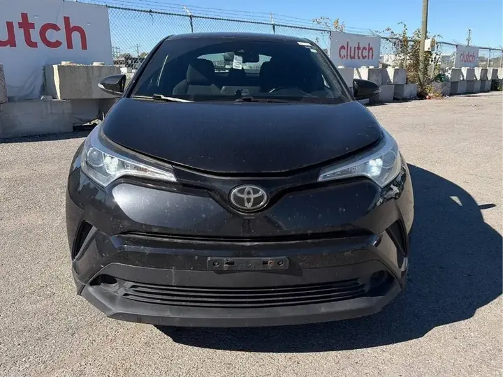 Toyota C-Hr 2018 photo 2