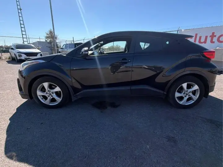 Toyota C-Hr 2018 photo 4