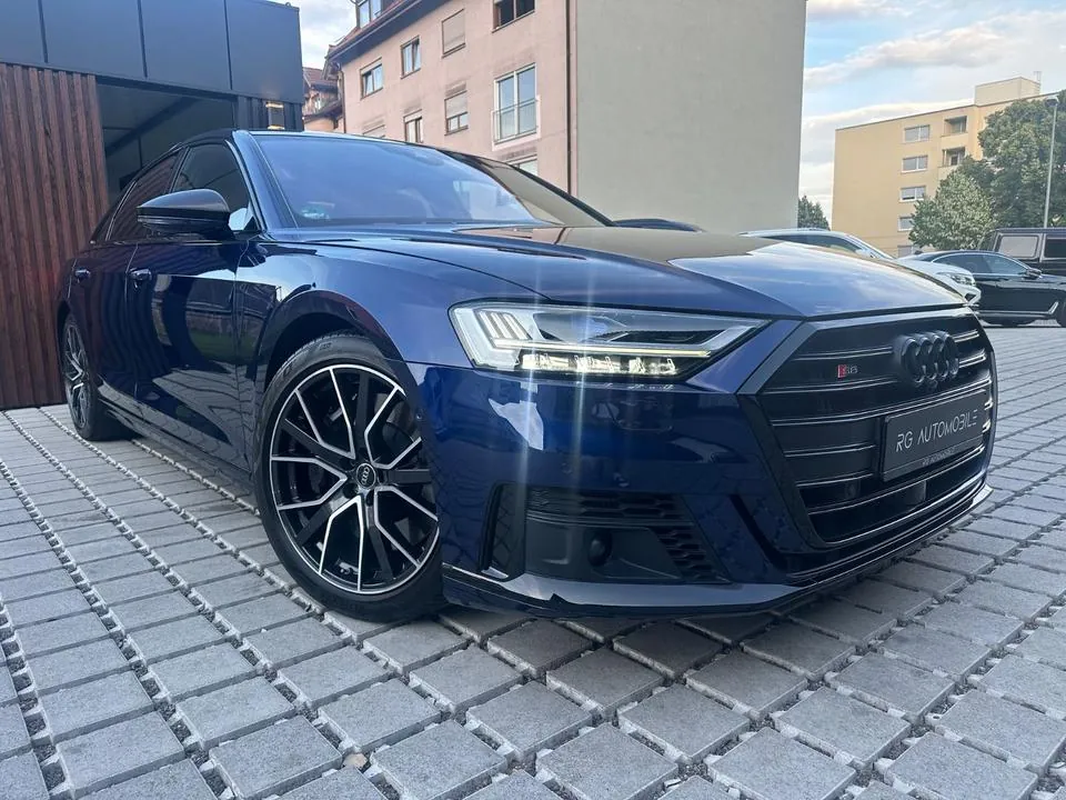 Audi S8