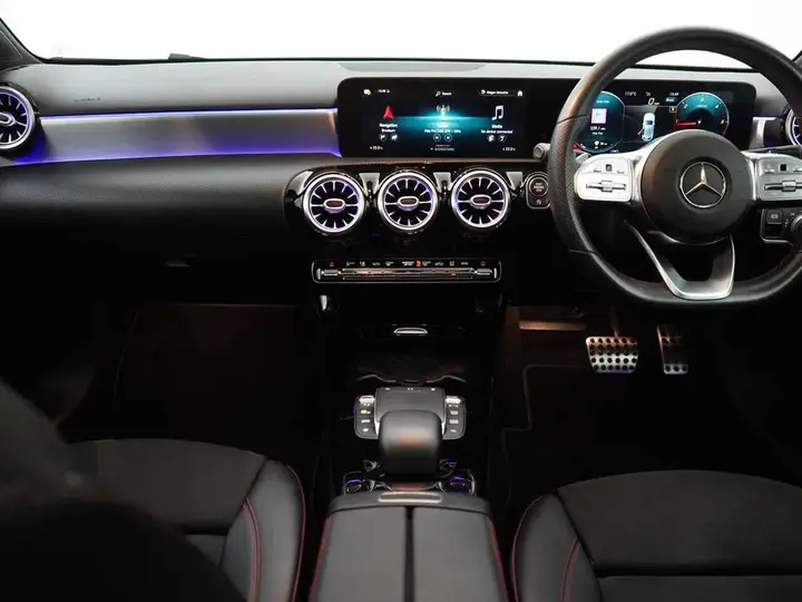 Mercedes-Benz A-Class 2020 photo 5