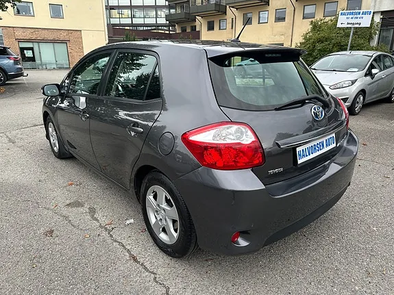 Toyota Auris 2012 photo 2