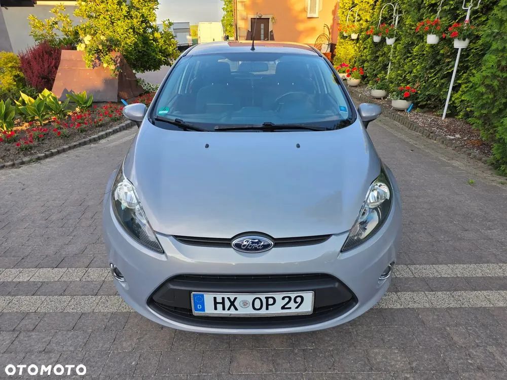 Ford Fiesta 2012 photo 2