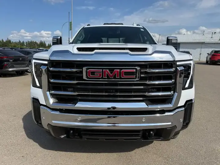GMC Sierra 3500Hd 2026 photo 2
