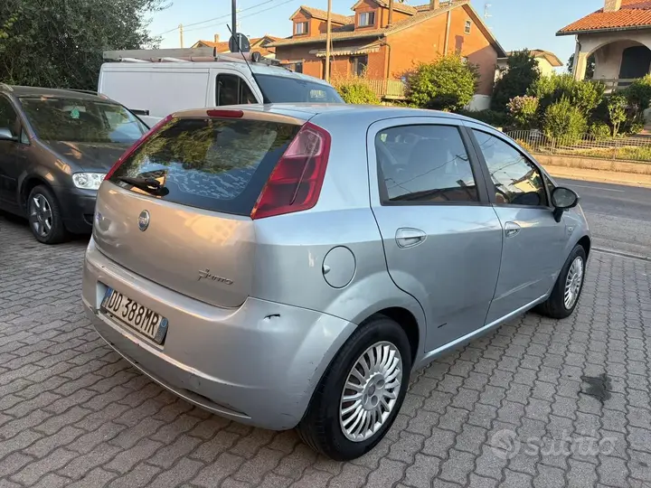 Fiat Grande Punto 2006 photo 4