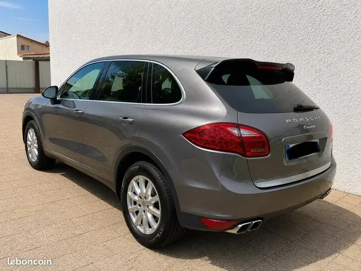 Porsche Cayenne 2012 photo 4