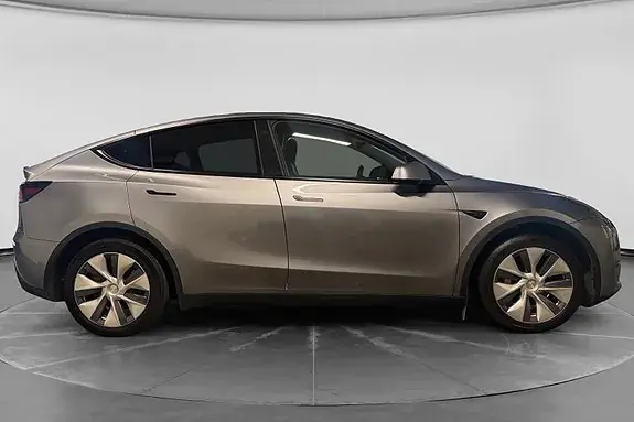Tesla Model Y 2024 photo 4