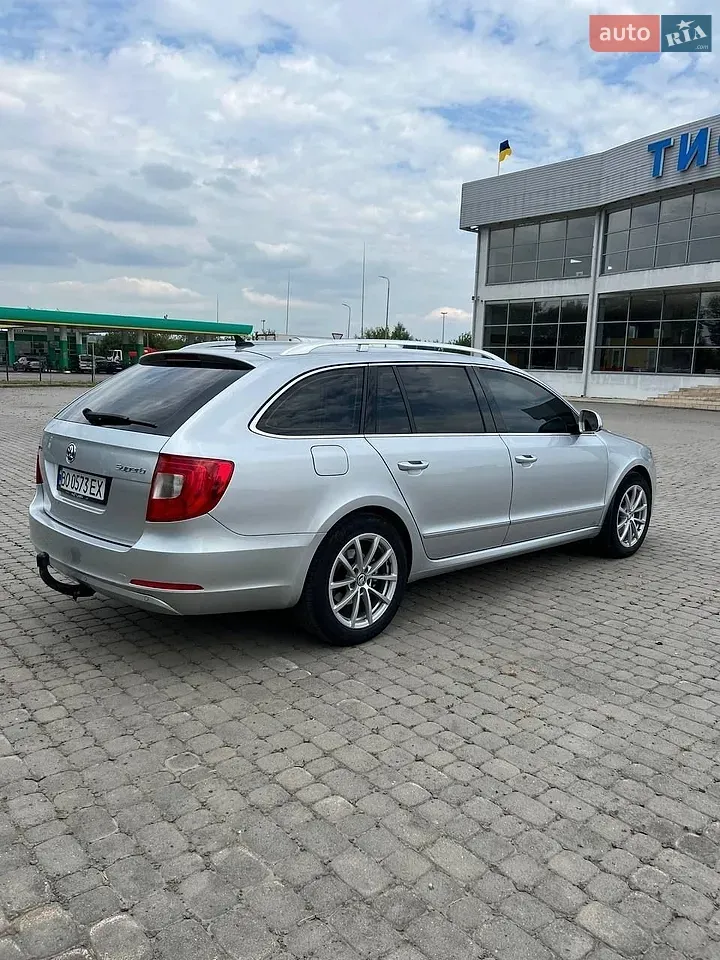 Skoda Superb 2013 photo 4